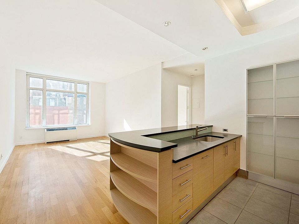 1st image of 325 5th Ave APT 14G