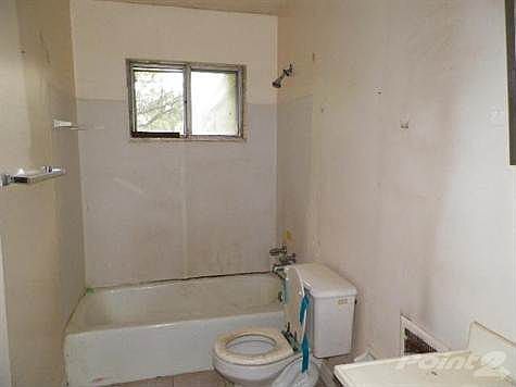 4th image of 1057 Pennebaker Dr