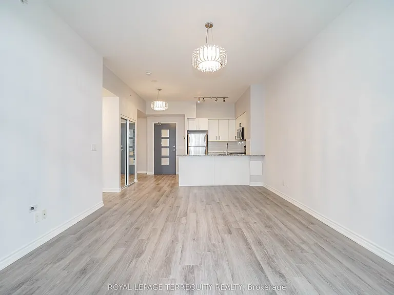 11611 Yonge St #728 — Photo 22