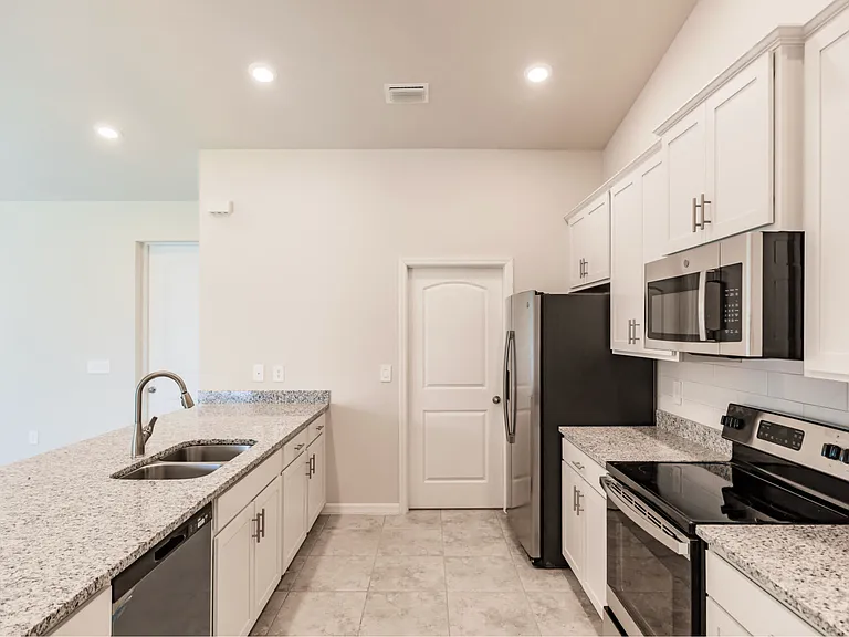 3603 NE 12th Ct — Photo 5