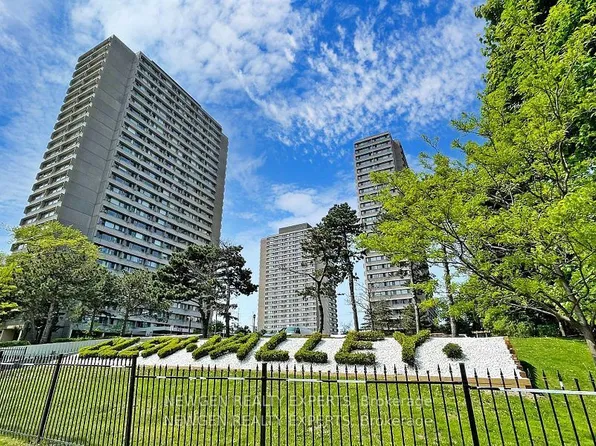 715 Don Mills Rd Unit 2103, Toronto, ON M3C 1S5