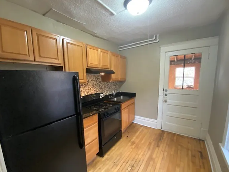 744 Simon Ave — Photo 2