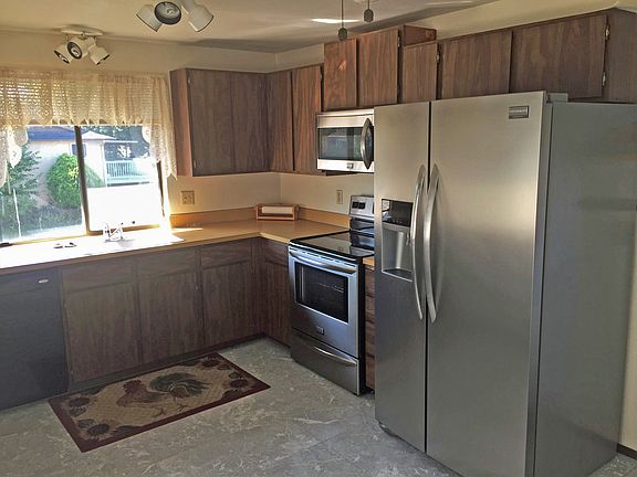 4th image of 2101 Riverview Dr NE