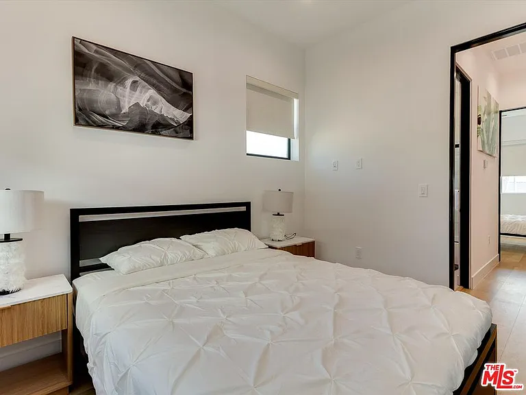 2815 S Redondo Blvd — Photo 9
