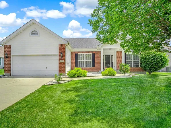 2222 Birmingham Dr, Shiloh, IL 62221