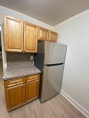 4th image of 25 Claire Ct #2A