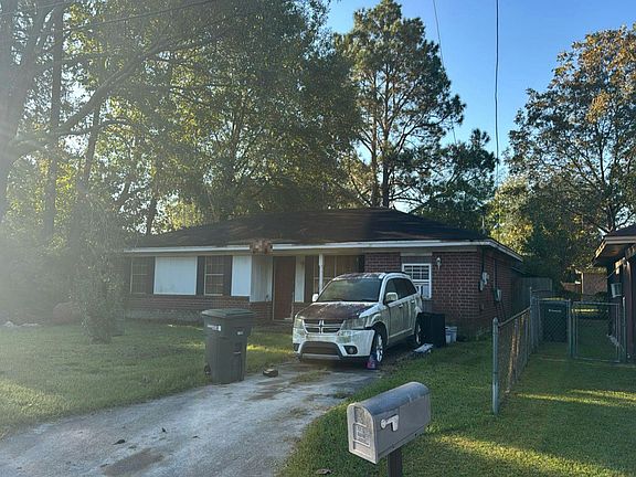 2nd image of 1917 Cimarron St
