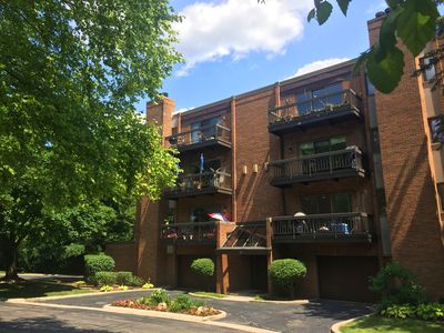 10 Trafalgar Sq APT 404, Lincolnshire, IL, 60069