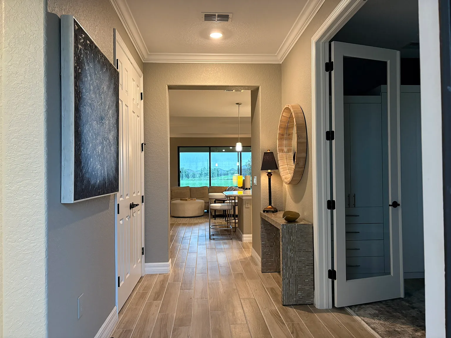 2 bed, 1850 sqft, $3,950 — Photo 2
