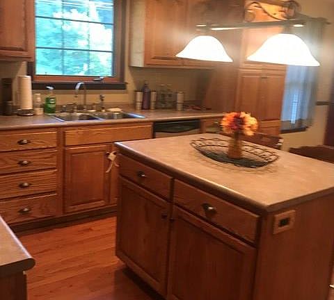 3rd image of 1509 Lower White Oak Rd