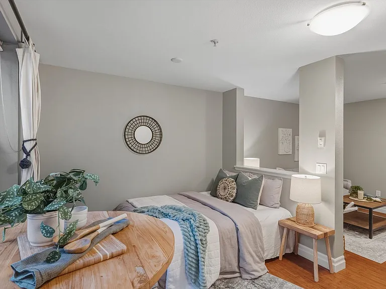 960 Harris Ave #307 — Photo 11