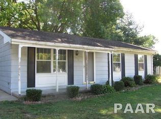 203 E Sycamore Dr, Lewistown, IL 61542