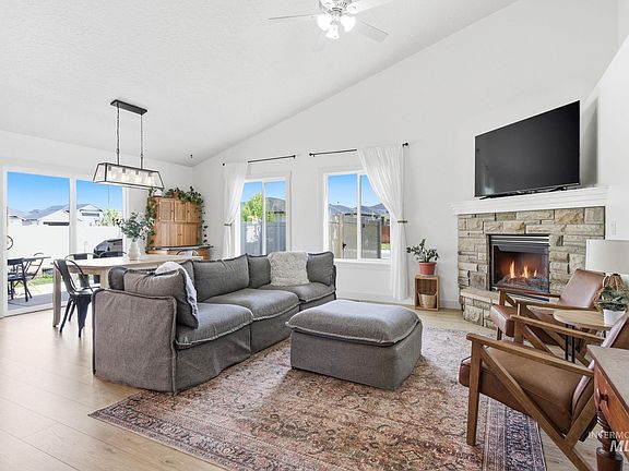 5th image of 1032 W White Sands Dr