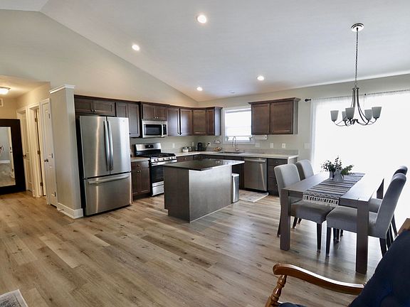 5th image of 5806 Birdsong Ct SE