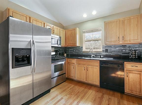 4th image of 22937 Westwind Dr