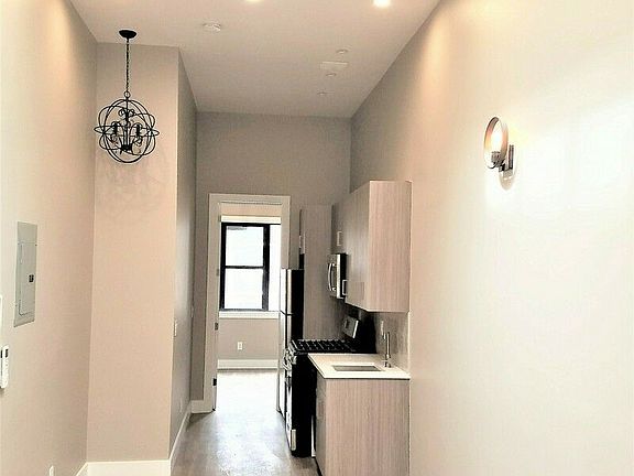 4th image of 344 McGuinness Blvd #3G