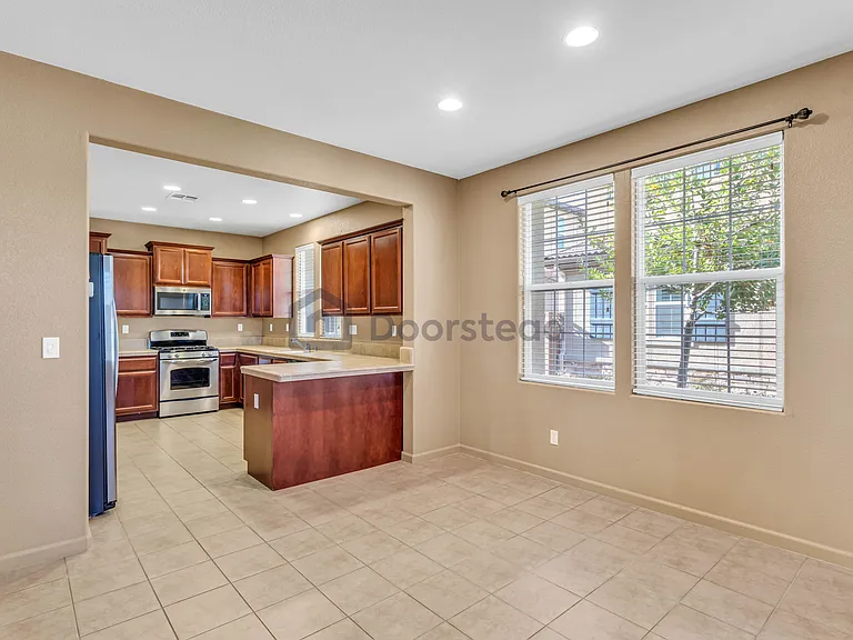 104 Barnhill Dr — Photo 7