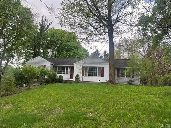 302 Piercefield Dr, Syracuse, NY 13209