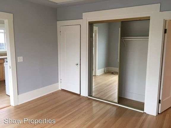 5th image of 324 43rd St APT 8
