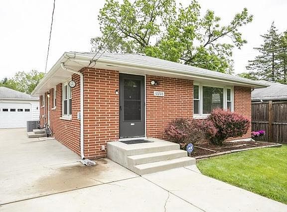 2nd image of 10208 W Illinois Ave