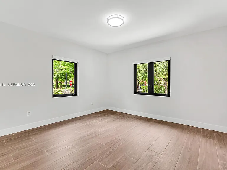1015 Pizarro St — Photo 25