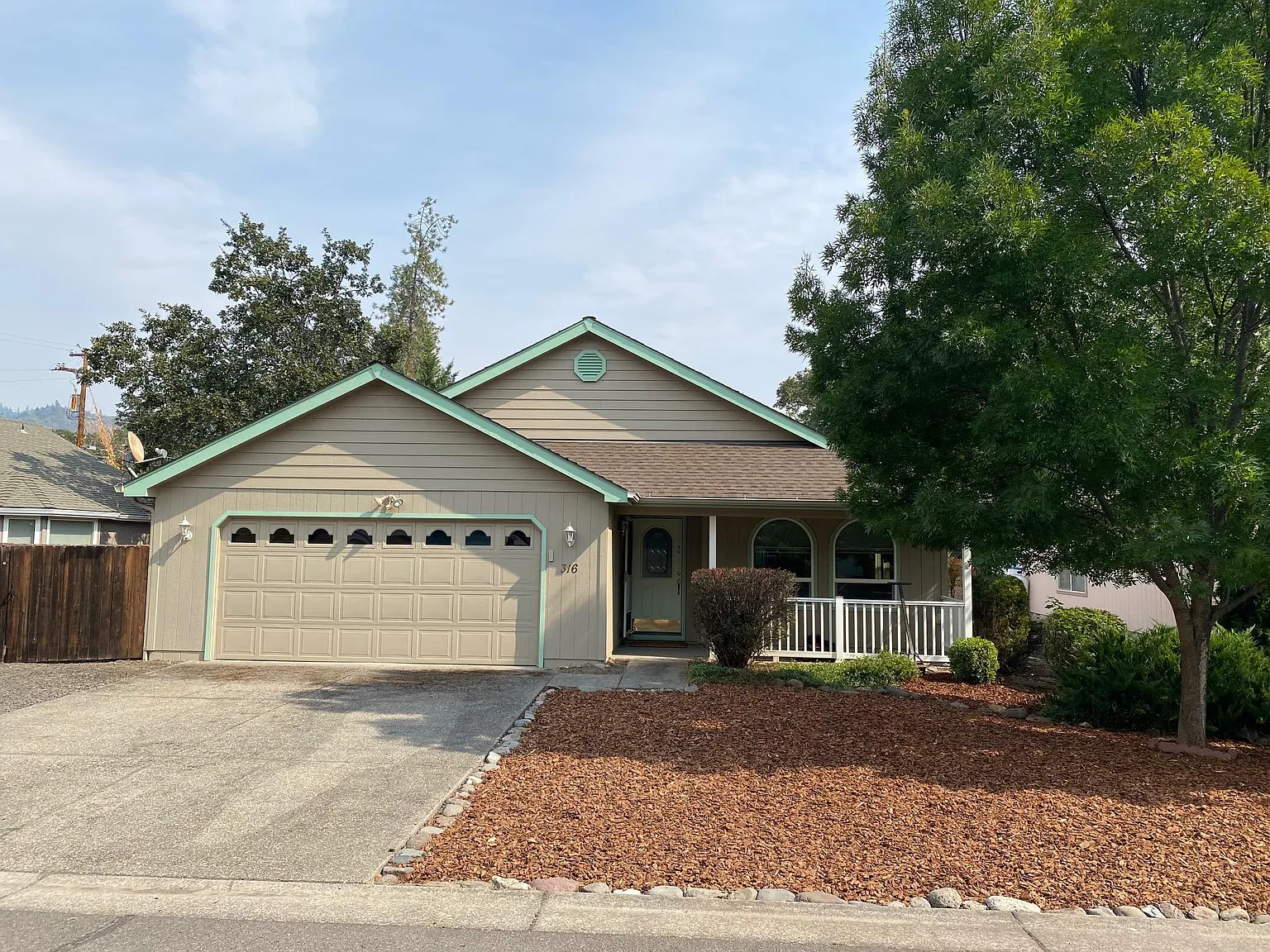 316 Yew Wood Dr photo 1