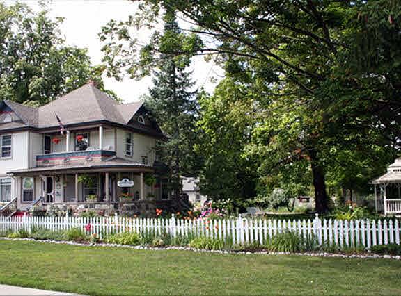 3rd image of 304 S Saginaw St