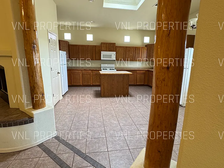 5980 Leaping Lizard Loop — Photo 2