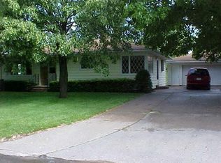 406 Elm St, Pella, IA 50219