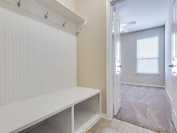 4th image of 1713 Henderson Dr