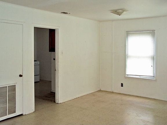 4th image of 106 Galway St
