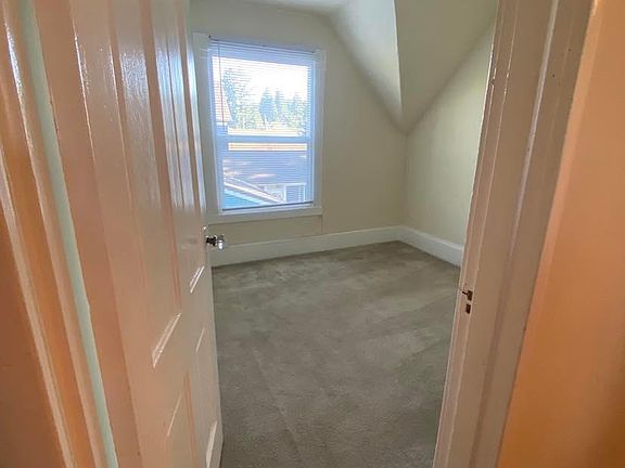 5th image of 3616 Norton Ave #1/2