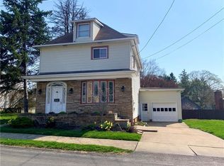 607 7th Ave, Beaver Falls, PA 15010