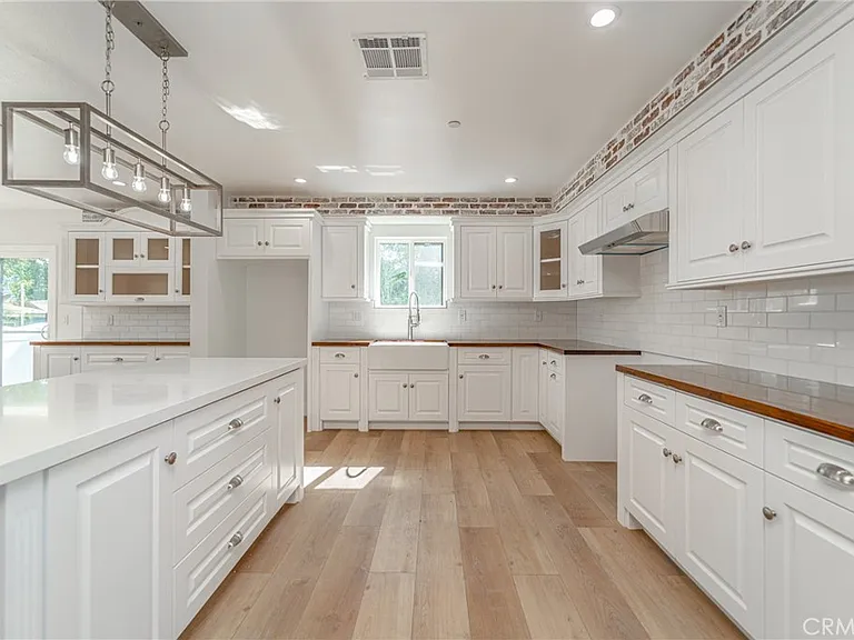 13128 Putnam St — Photo 9