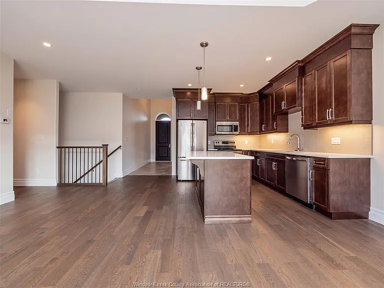 1397 Cypress Ave — Photo 10