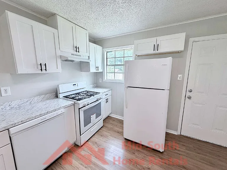 4011 Double Tree Rd — Photo 7