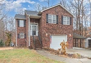2nd image of 836 Brookfield Cir