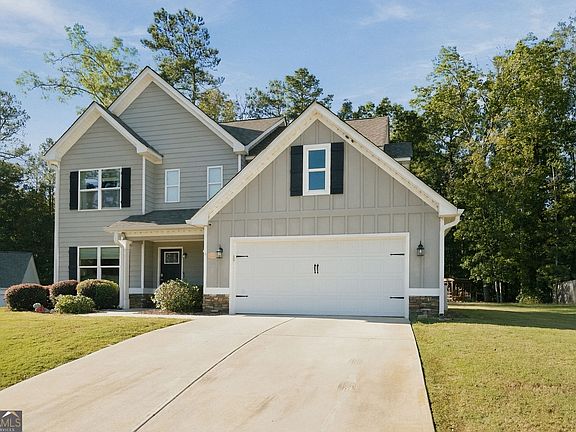 2nd image of 709 Springhill Dr