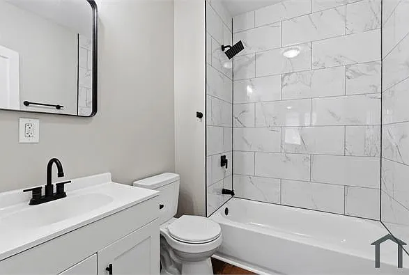 220 Clay St — Photo 23