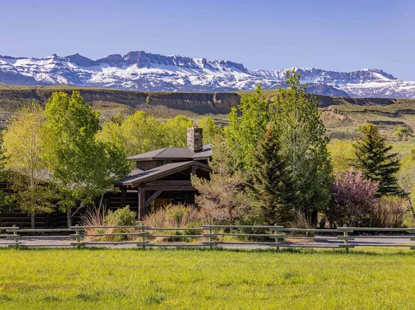 22 Castle Rock Rd, Cody, WY 82414