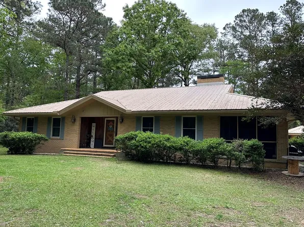 2001 Eleanor Dr, McComb, MS 39648