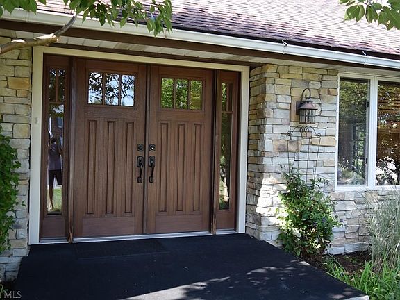 3rd image of 904 Mariana Cir