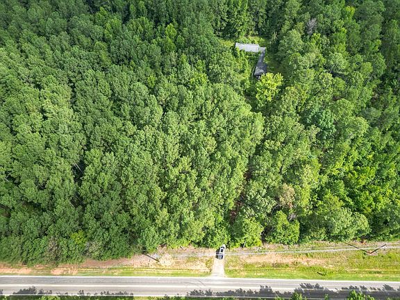3rd image of 450 Plum Branch Rd