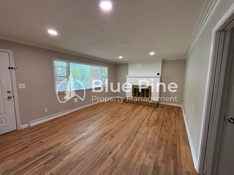 Building Photo - 239 Pinon Dr