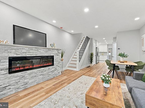 5th image of 2526 Coral St