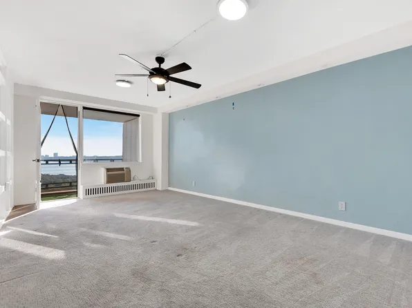 5700 Arlington Avenue image 2 of 14