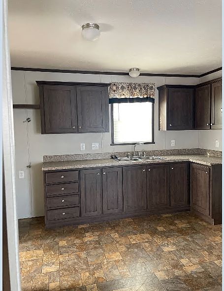 2nd image of 444 Linda St