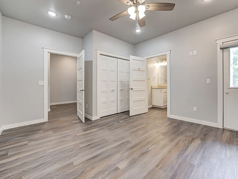 207 W Apache St — Photo 13