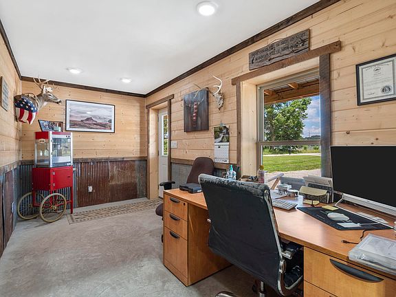 4th image of 41 Fieldcrest Lane