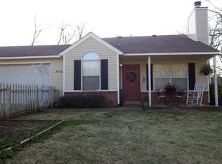 2042 Wood Tree Ct, Siloam Springs, AR 72761